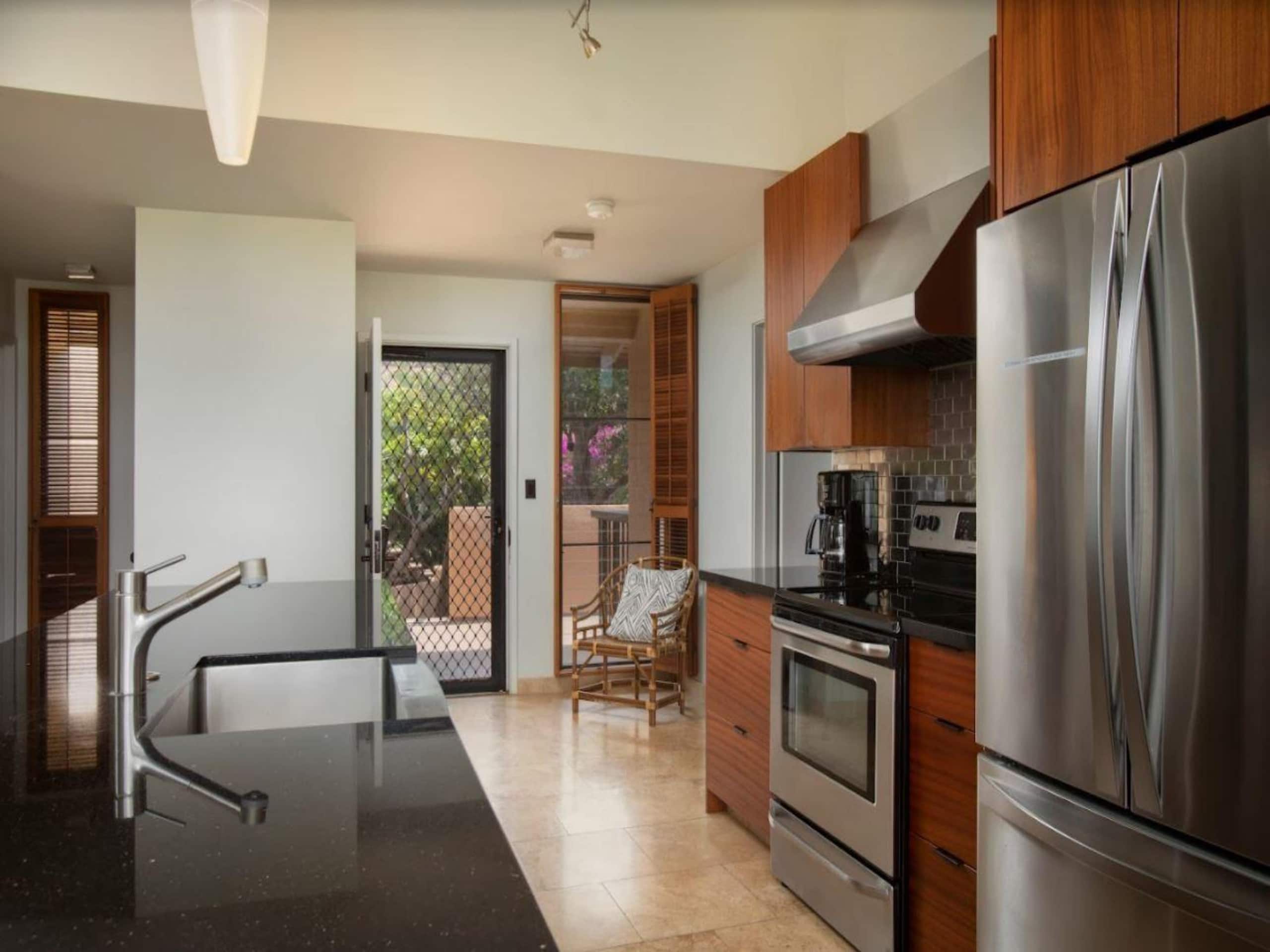 Condo in Kihei · ★4.9 · 2 bedrooms · 4 beds · 2 baths - Image 3