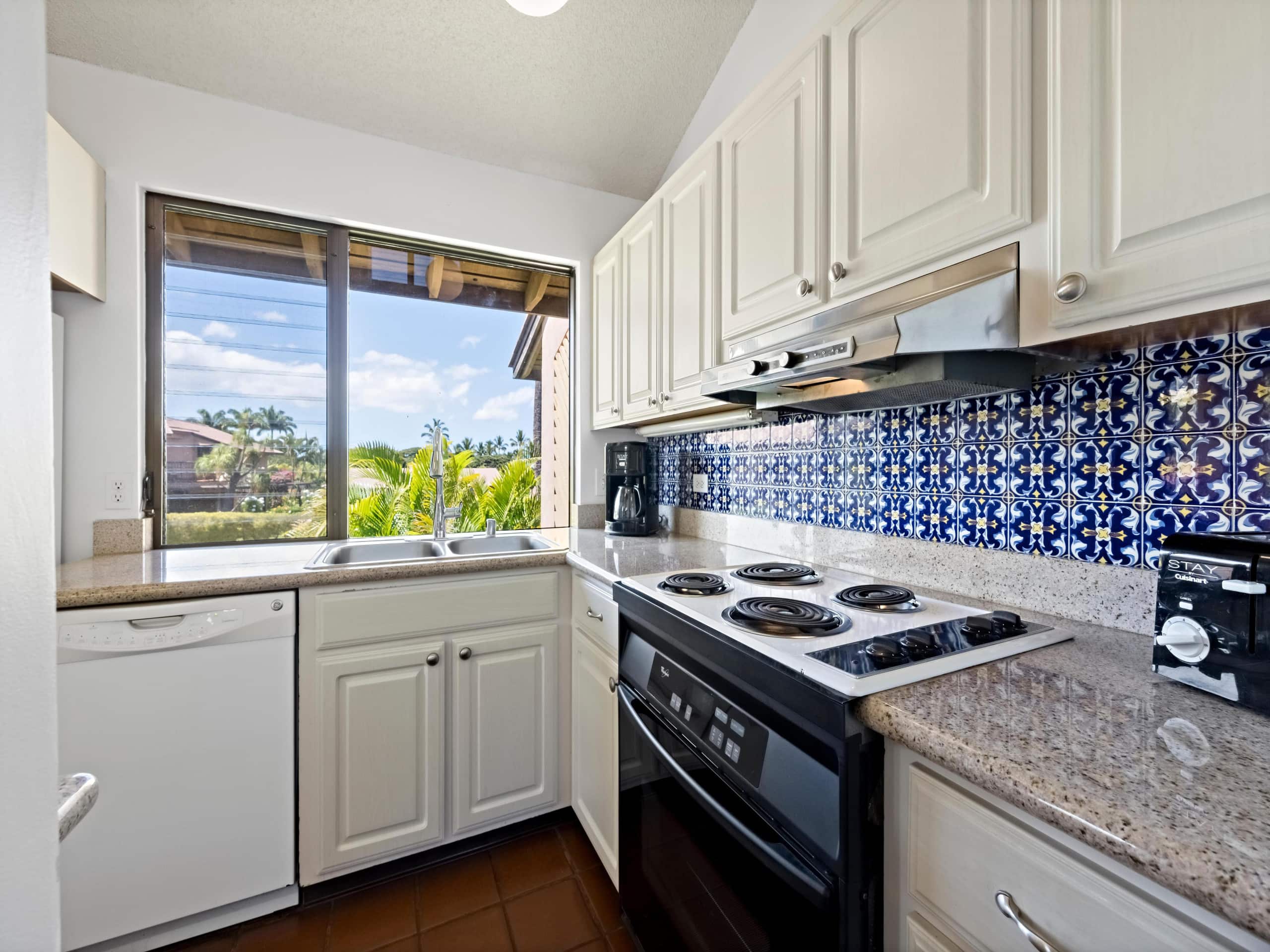 Condo in Kihei · ★4.71 · 1 bedroom · 2 beds · 1 bath - Image 4