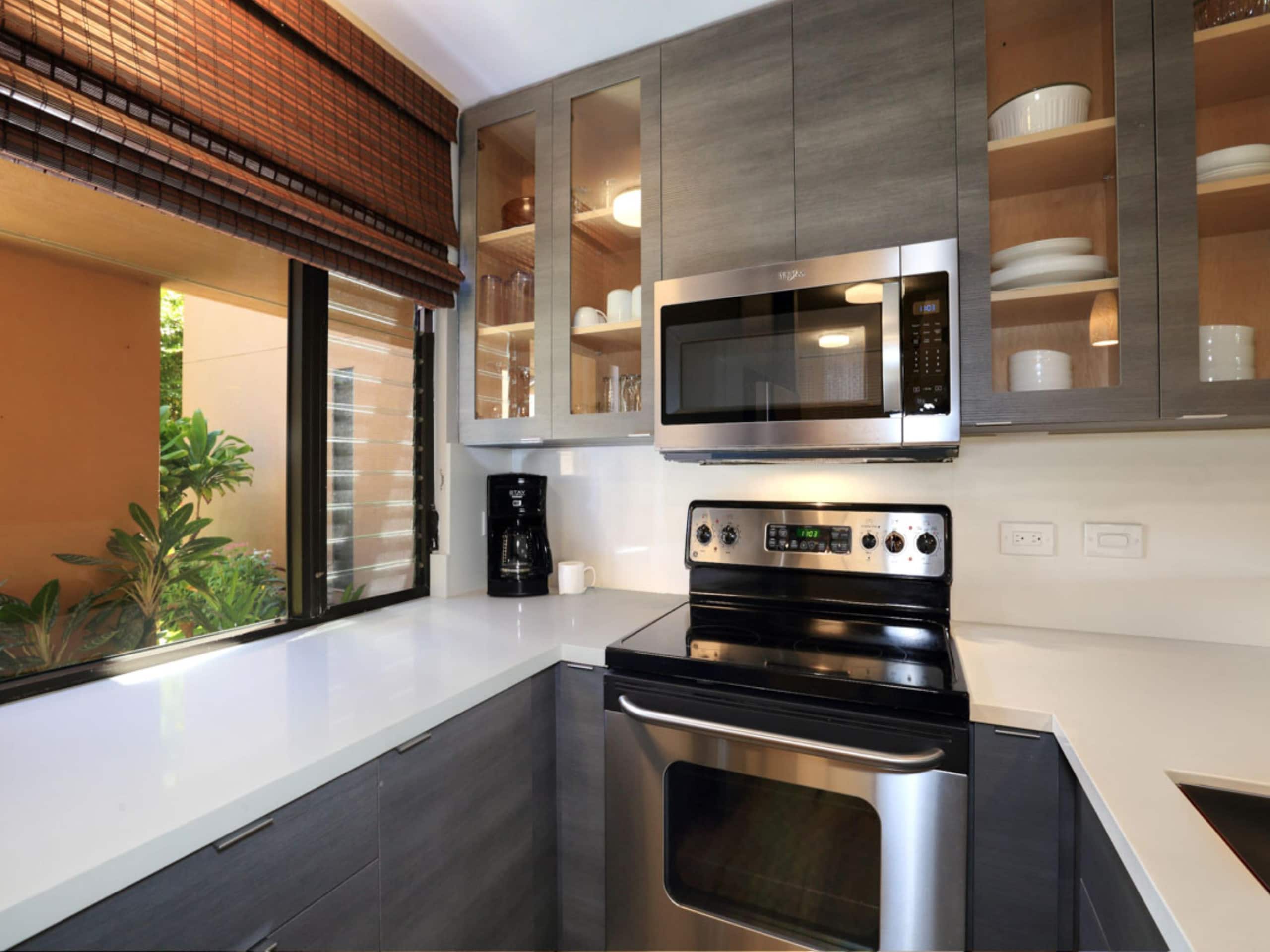 Condo in Kihei · ★4.8 · Studio · 1 bed · 1 bath - Image 4