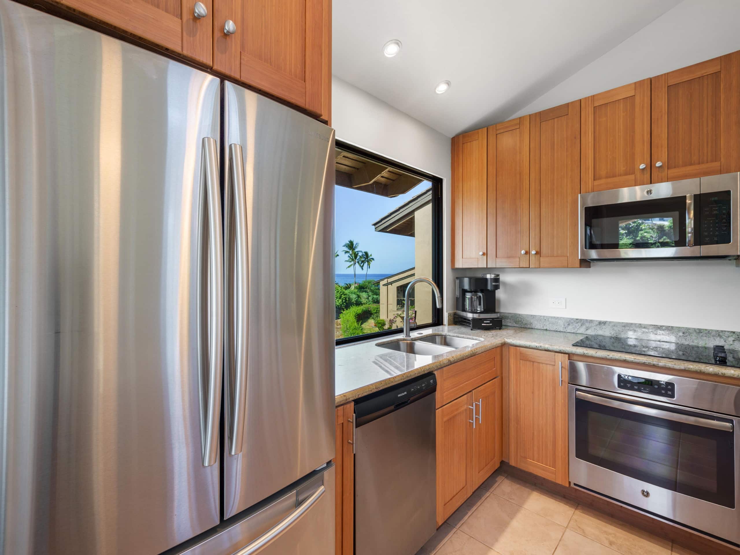 Condo in Kihei · ★4.8 · 1 bedroom · 2 beds · 2 baths - Image 10