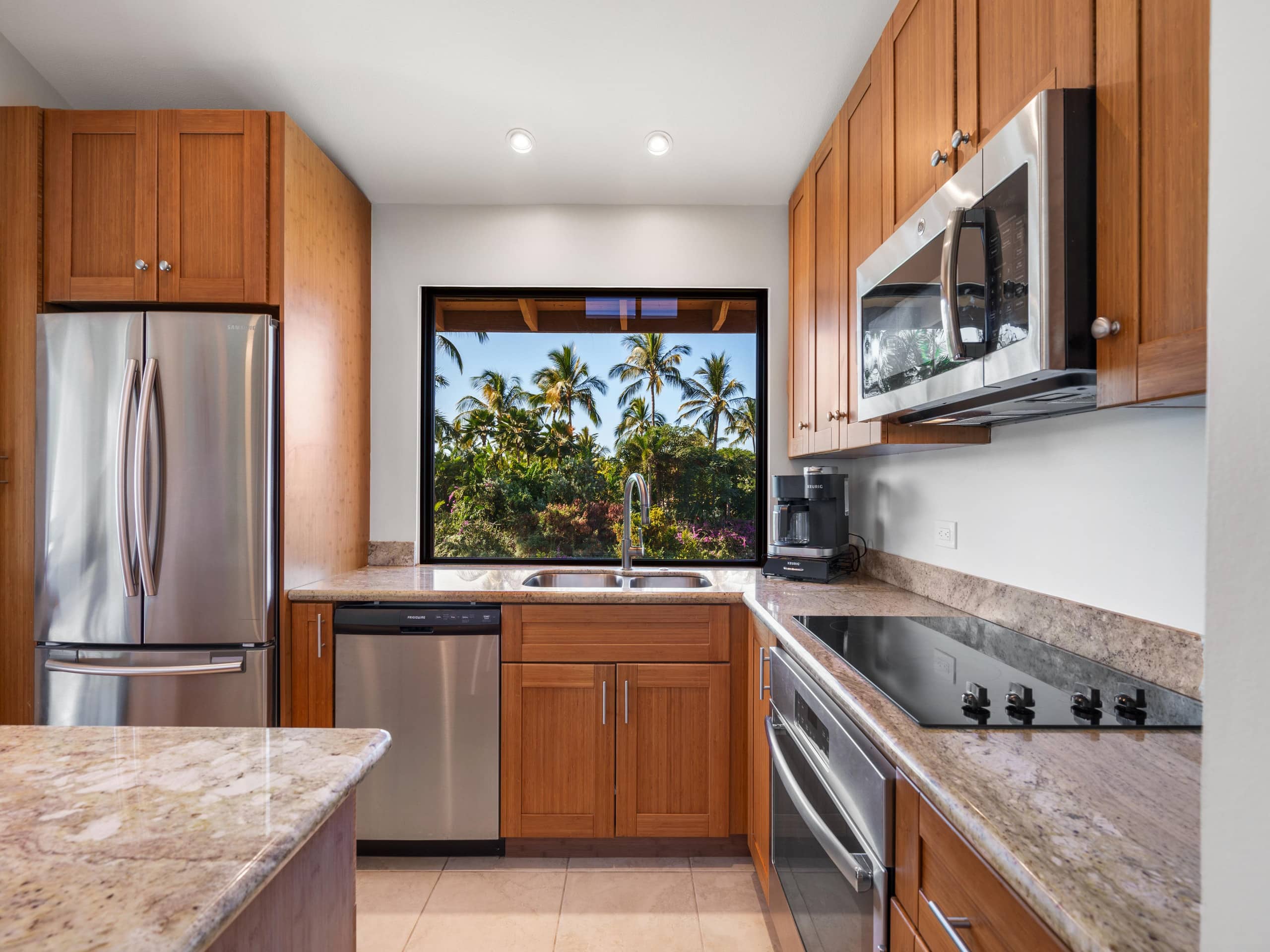 Condo in Kihei · ★4.8 · 1 bedroom · 2 beds · 2 baths - Image 4