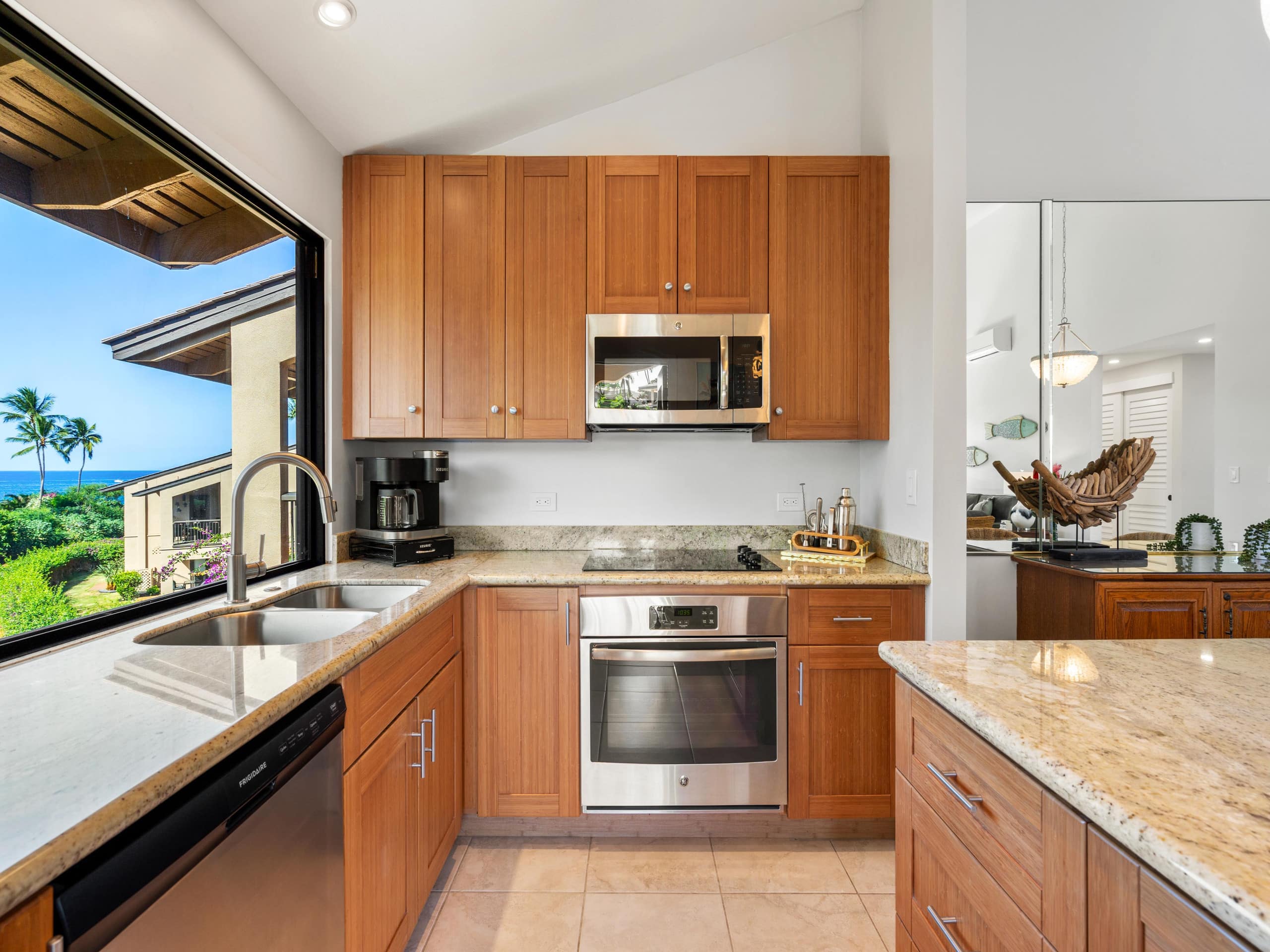 Condo in Kihei · ★4.8 · 1 bedroom · 2 beds · 2 baths - Image 9