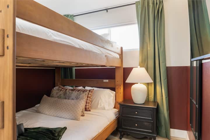 Спијте со стил – кревет на спрат (широк 150 – 179 см) за пријатни ноќи