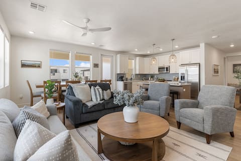 Ivory Shores: Steps from Lagoon + Blackstone Grill