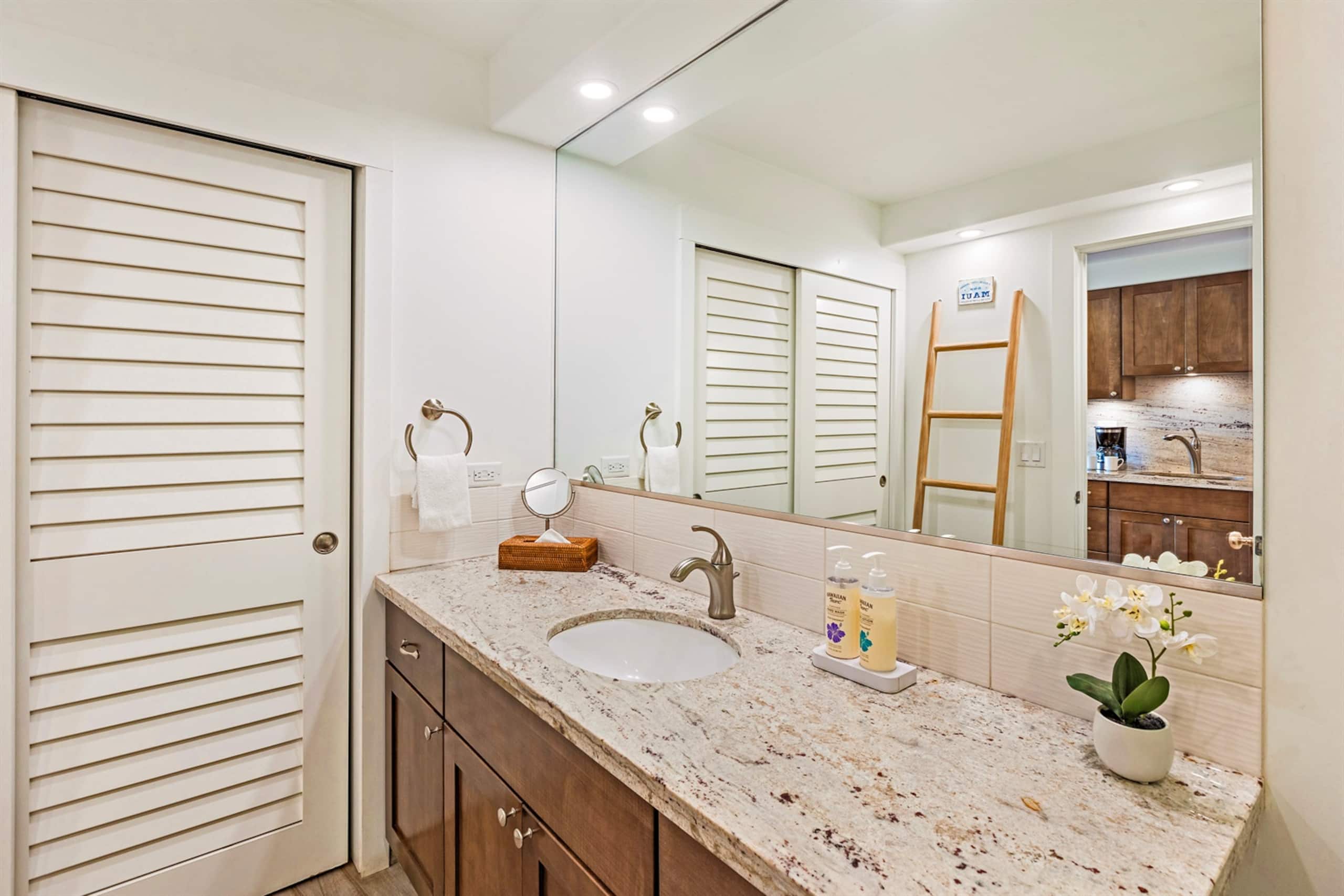 Condo in Lahaina · ★5.0 · Studio · 2 beds · 1 private bath - Image 23