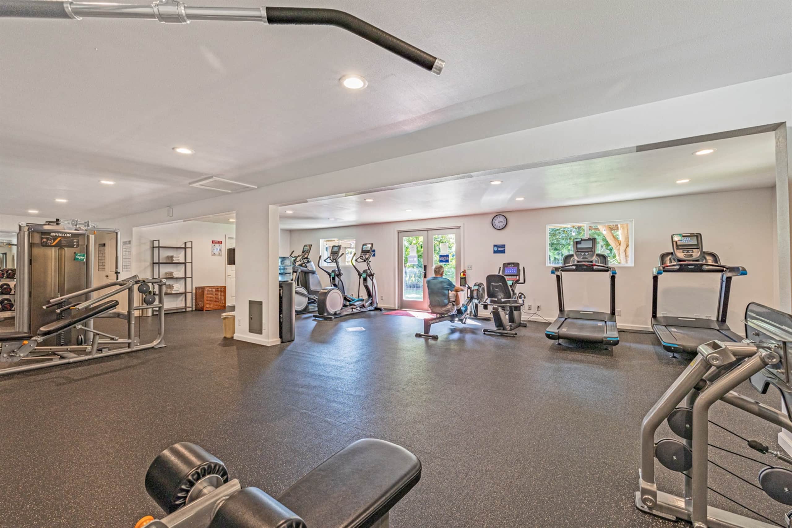 Condo in Lahaina · ★4.9 · Studio · 2 beds · 1 private bath - Image 47