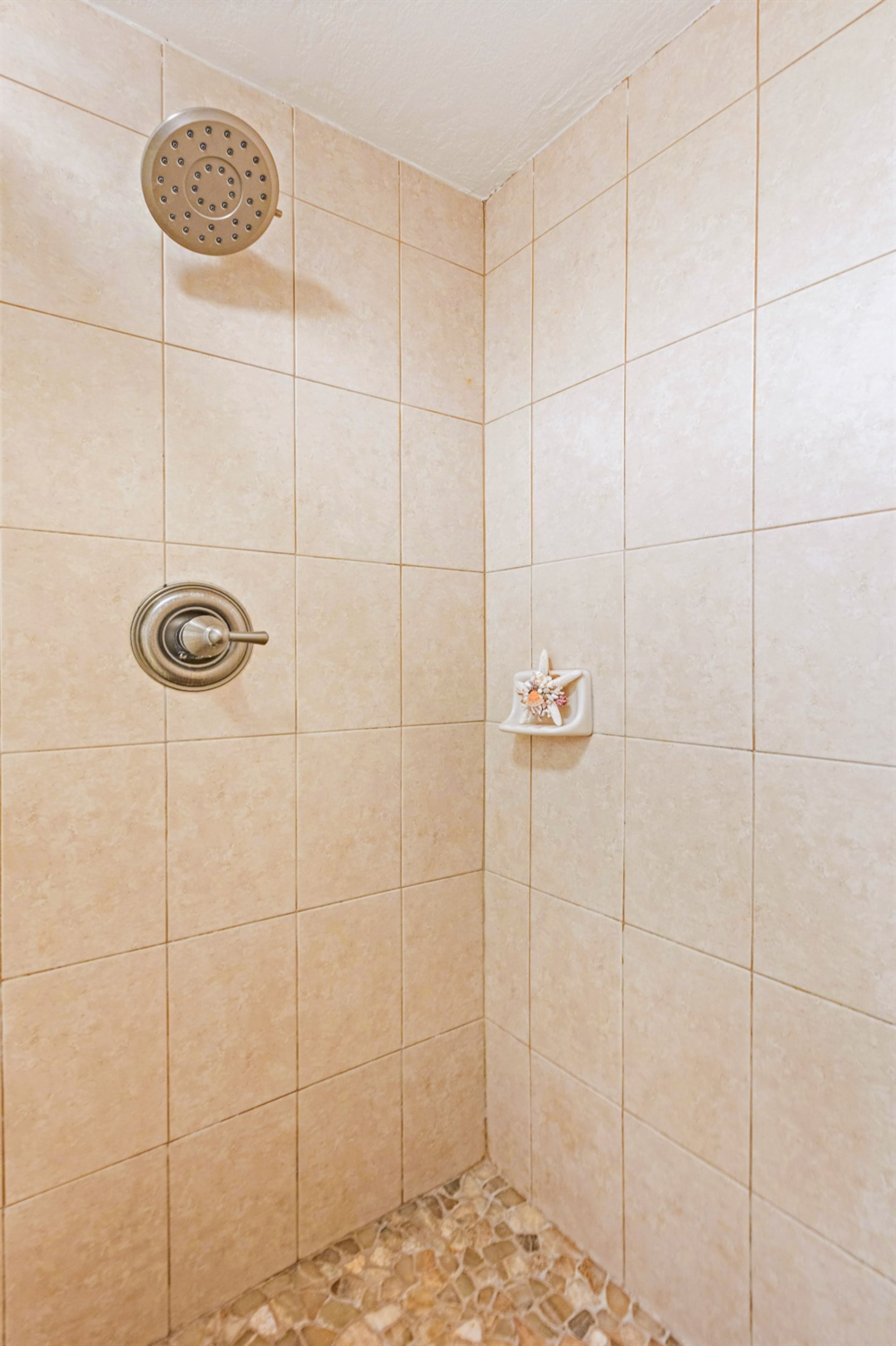 Condo in Lahaina · ★4.9 · Studio · 2 beds · 1 private bath - Image 24