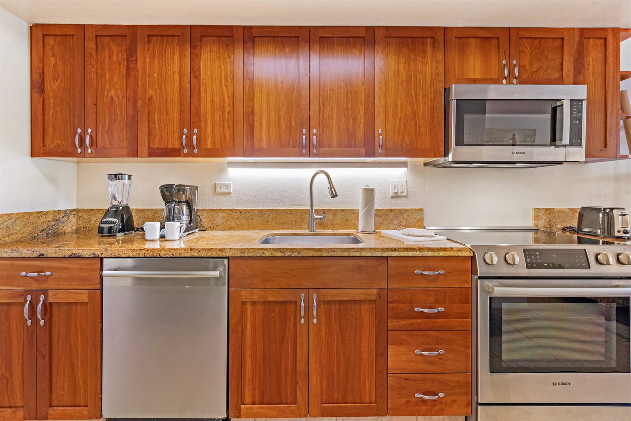 Condo in Lahaina · ★4.9 · Studio · 2 beds · 1 private bath - Image 18