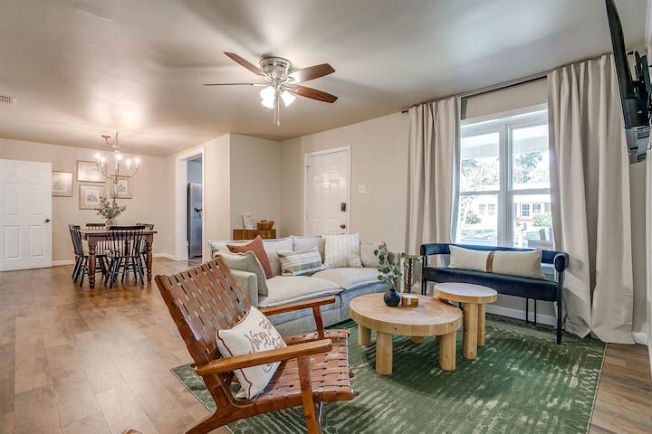 Howdy House · Huge Yard · Gameroom · Near Tsu - Stephenville, TX