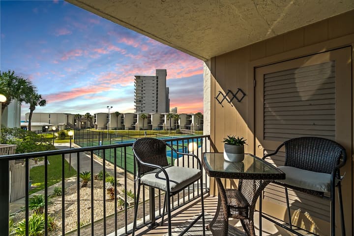 Gorgeous Updated Condo Steps From Beach - Unit A14 - Panama City Beach, FL