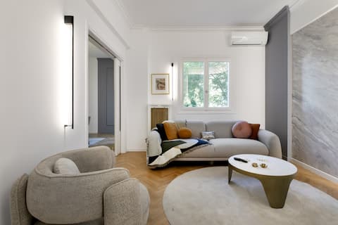 Elysia - Crafted 2-Bedroom Apt & Balcony in Athens