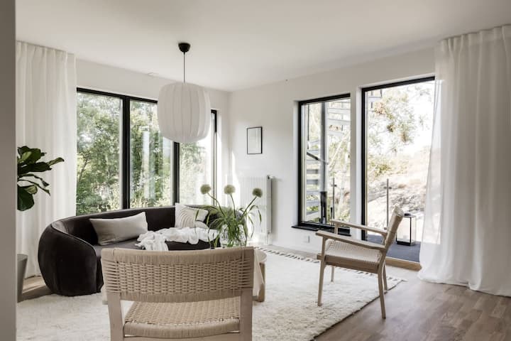 Designer New-build Villa W/ Rooftop, Free Parking - Hönö