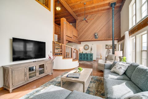 Mtn & Golf Course View: Oregon Outback Getaway!