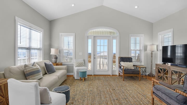 PPPP - סאמרטאון 10 | סלון עם נוף לאוקיינוס