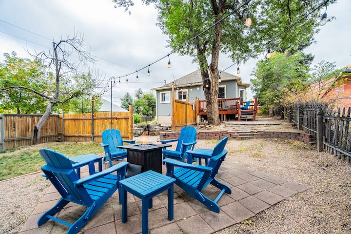 Memorial Row! Downtown Escape W/ Mountain Views - Colorado Springs, CO