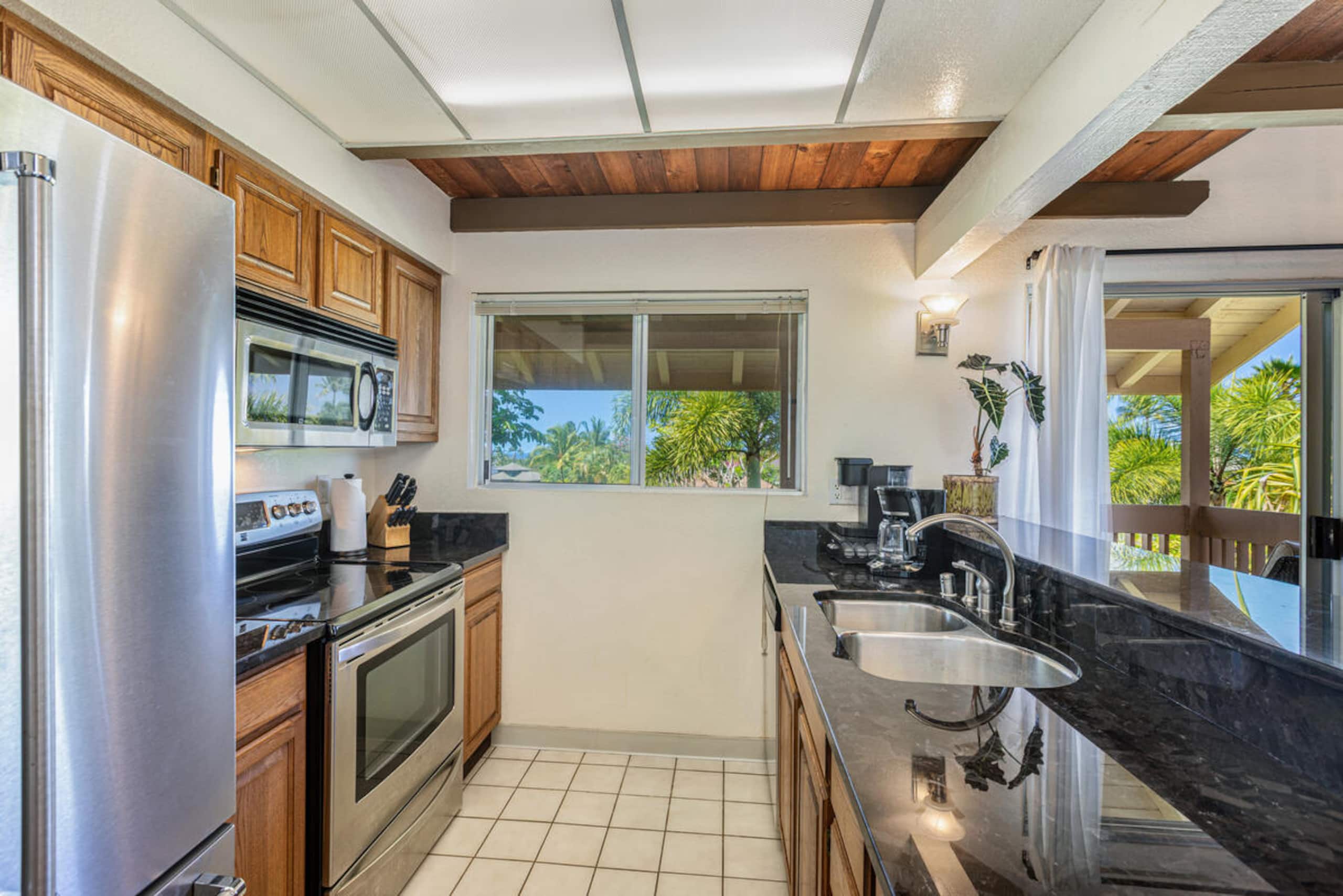 Hale Ohana Ho’omaka by Gather: Pool & Ocean Views - Image 3
