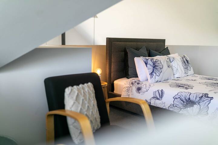 dormitorio principal único de estilo loft