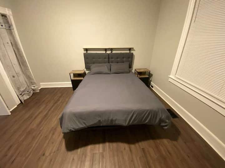 2br Apartment Near Wesleyan 102 - Middletown, CT