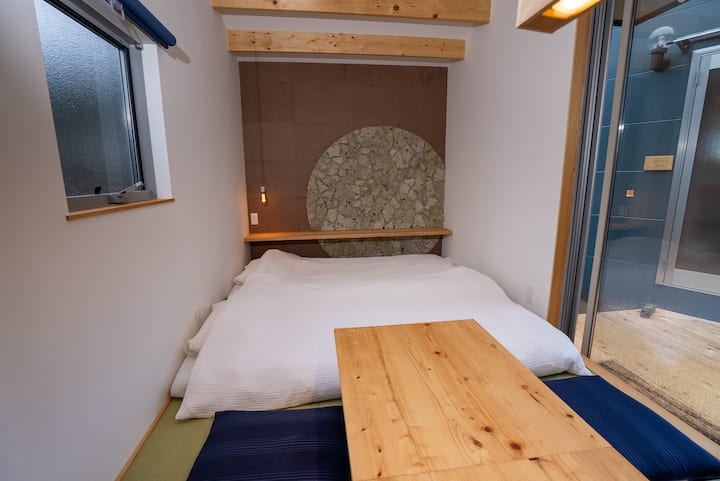Tatami s 2 futona