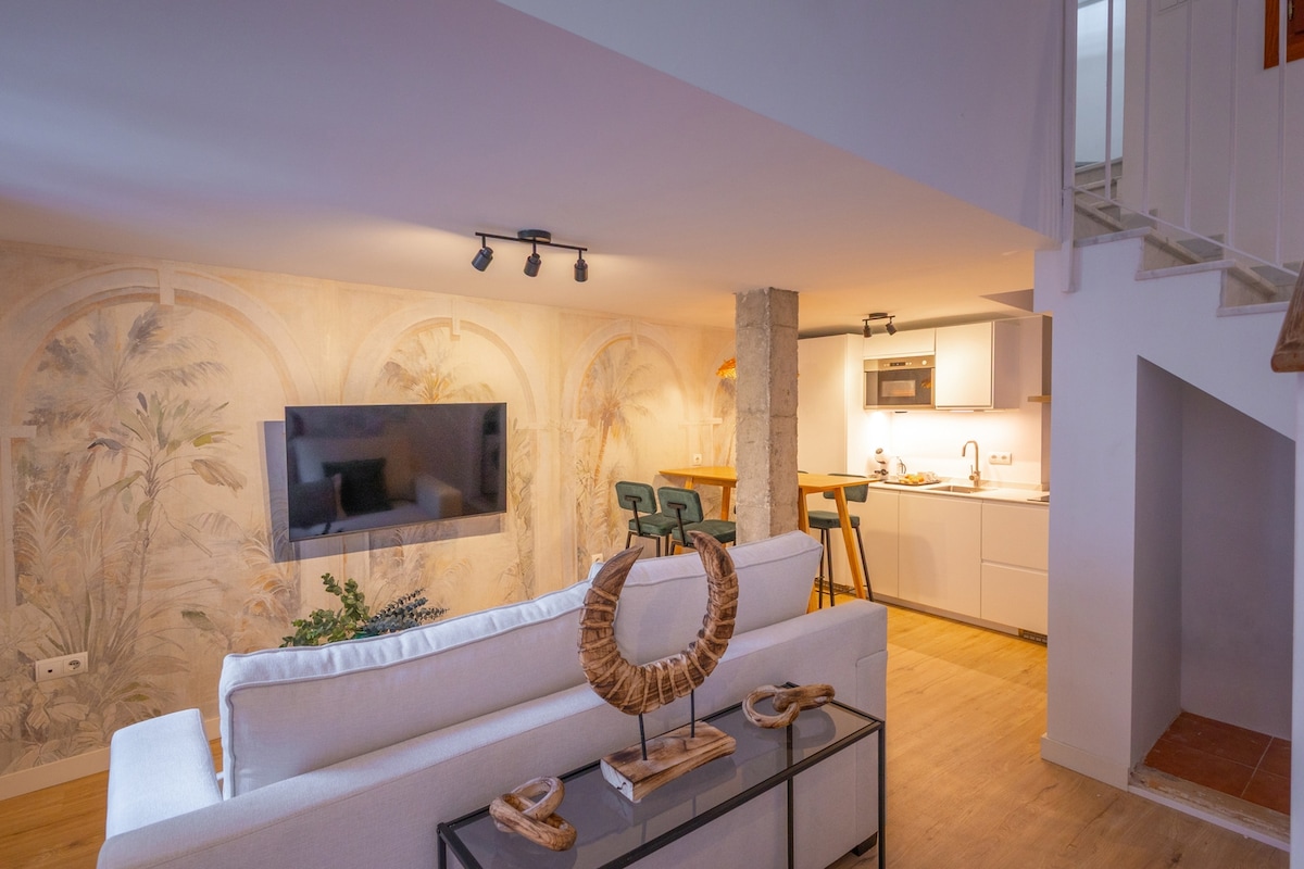 Successful Airbnb property: Triplex private terrace cathedral in Santa Cruz