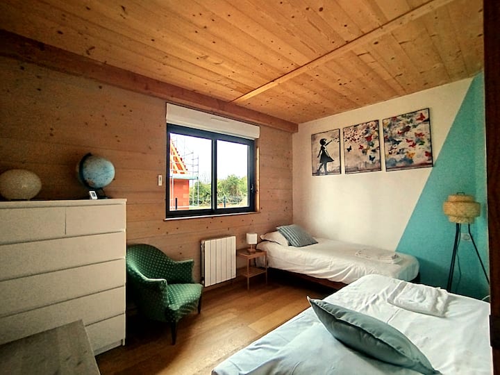 Spavaća soba 3 – 2 kreveta 90*200 i spremište