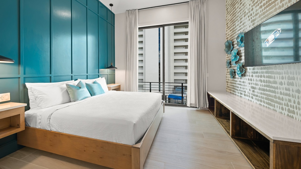 Segundo nivel habitable - Dormitorio 6 - Cama tamaño king - Baño en suite