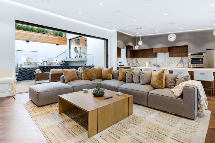 Architectural Masterpiece–7,649 Sqft Estate W/pool - Los Ángeles, CA