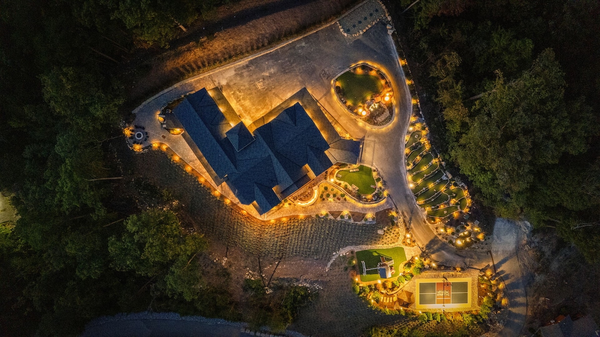 Grande Majestic ~Pickleball, Pool, Golf, Sleeps 40 - Houses for