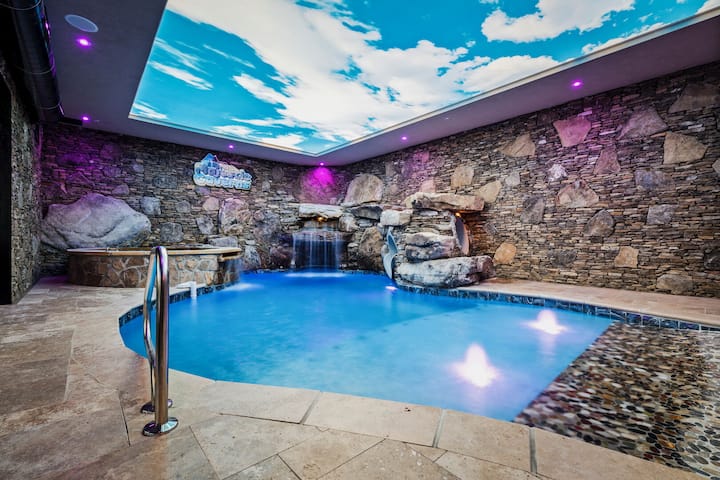 Grande Majestic ~Pickleball, Pool, Golf, Sleeps 40