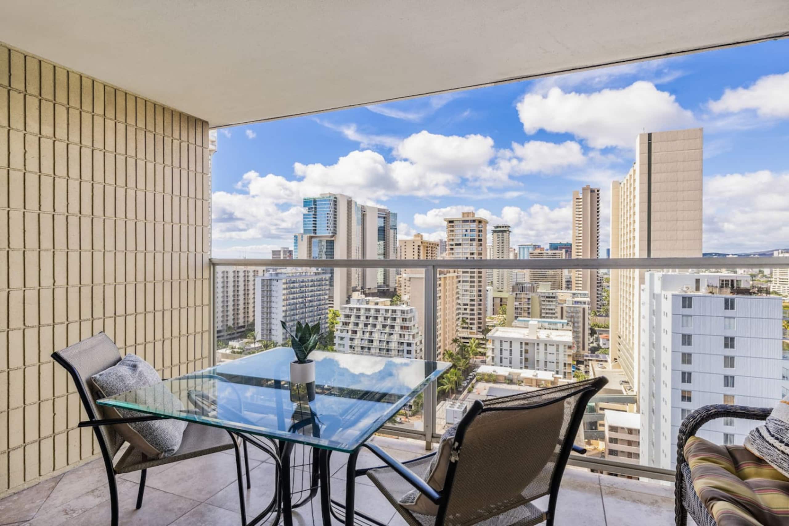 Spacious Studio at the Heart of Waikiki 22F - Image 20