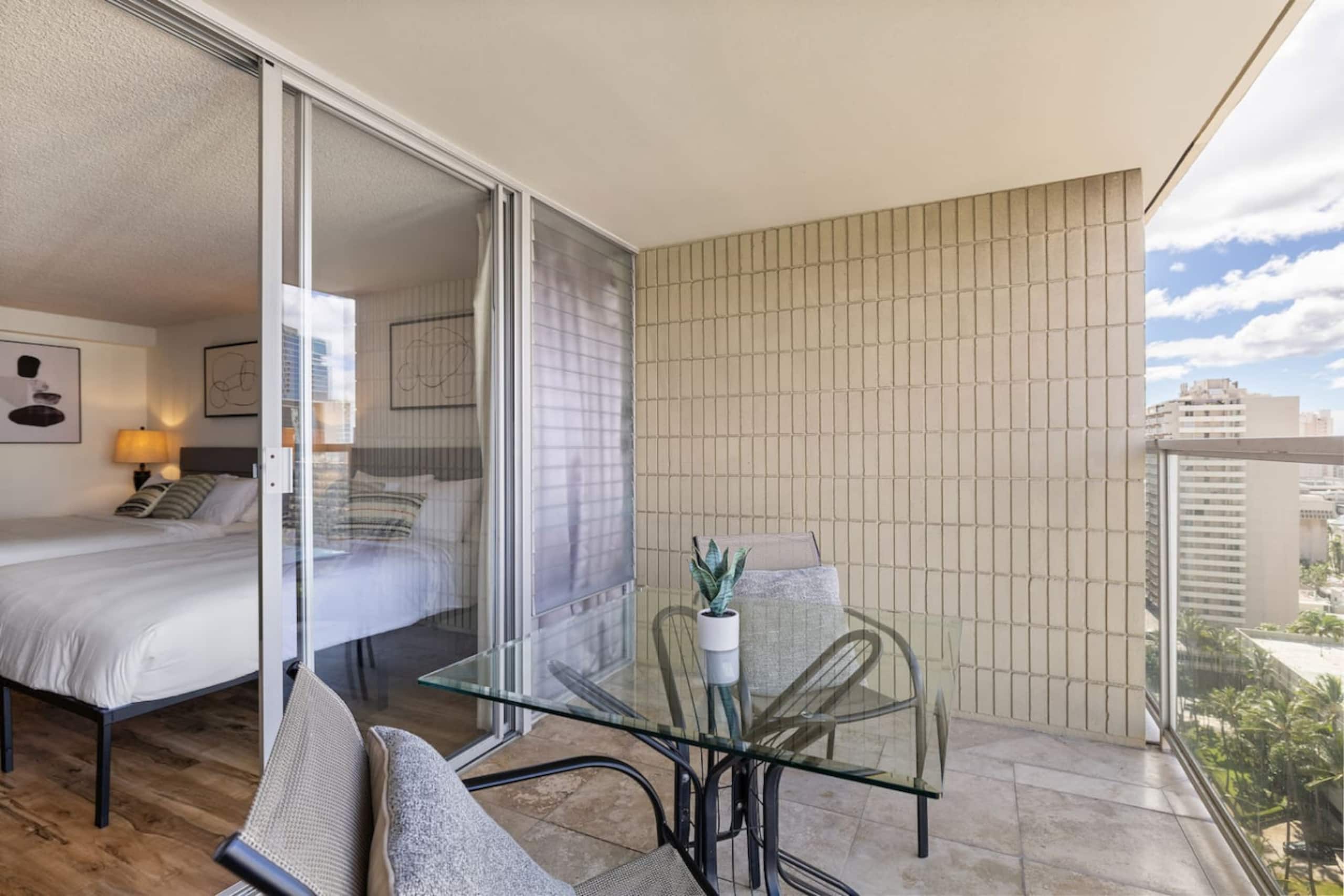 Spacious Studio at the Heart of Waikiki 22F - Image 21