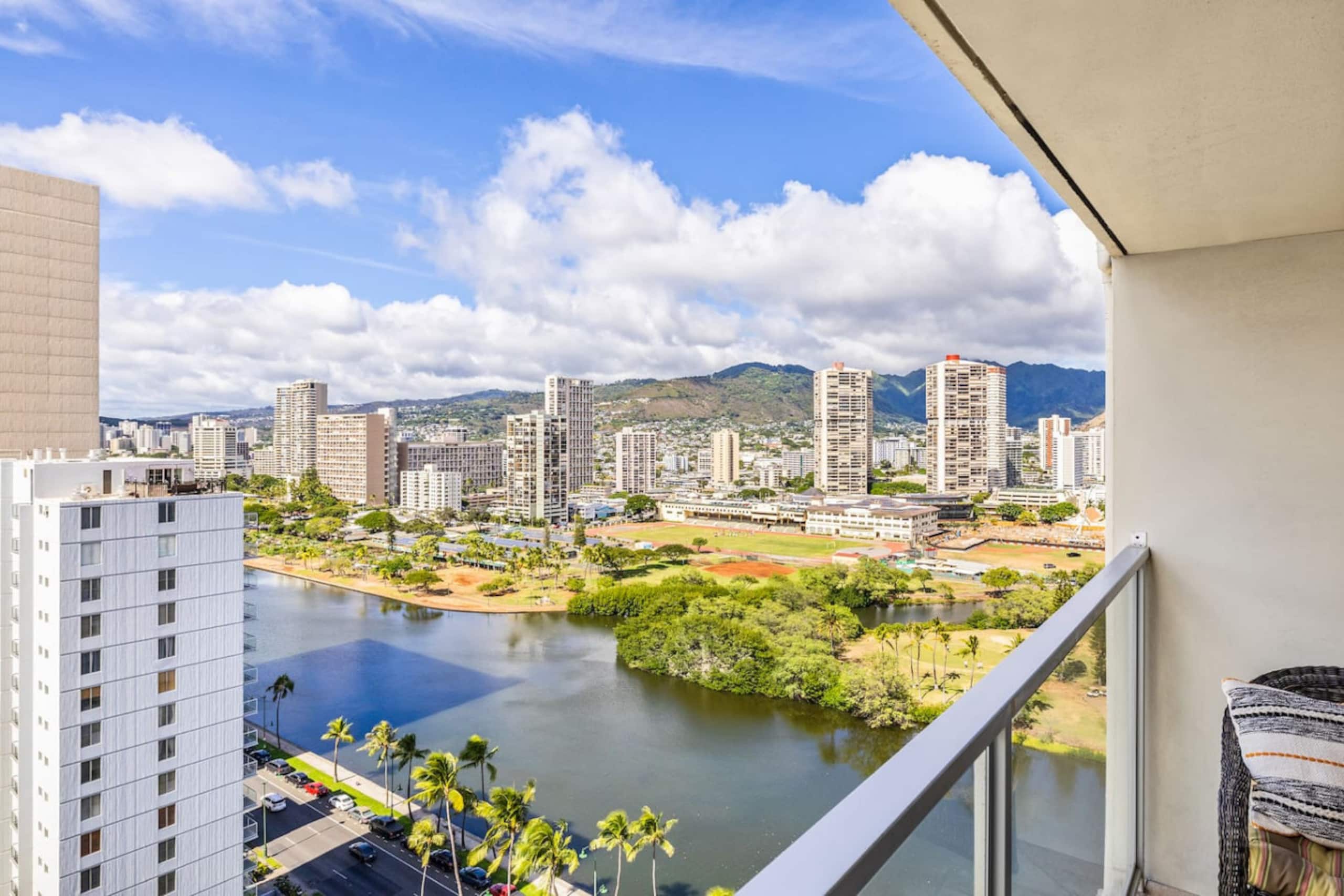 Spacious Studio at the Heart of Waikiki 22F - Image 19