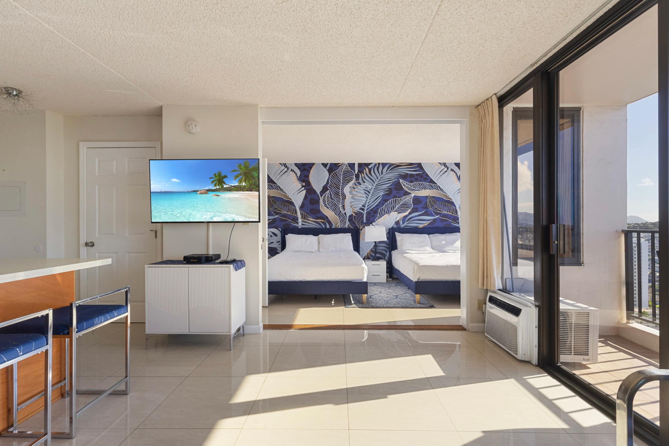 Condo in Honolulu · ★4.88 · 1 bedroom · 2 beds · 1 private bath - Image 4