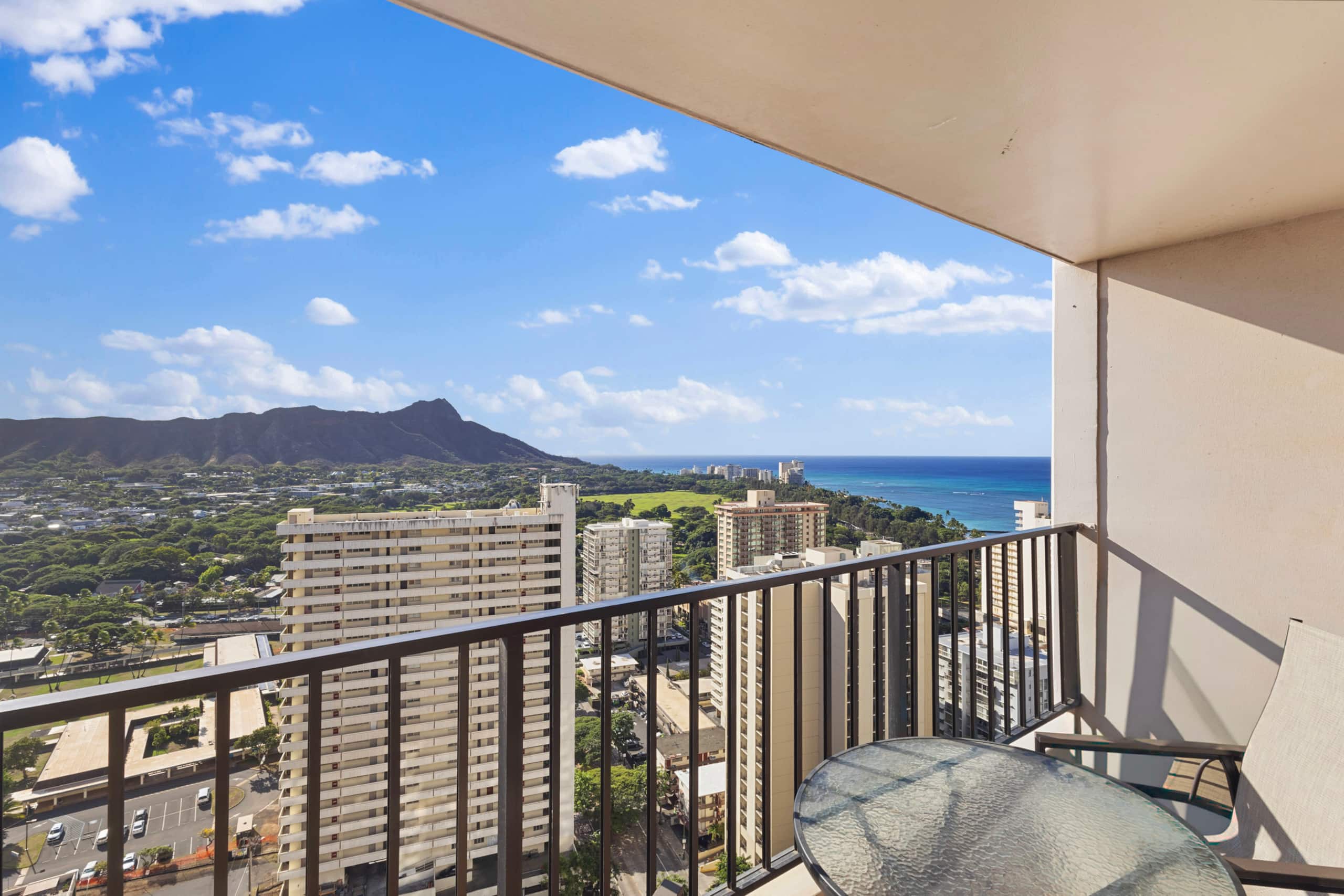 Condo in Honolulu · ★4.88 · 1 bedroom · 2 beds · 1 private bath - Image 1
