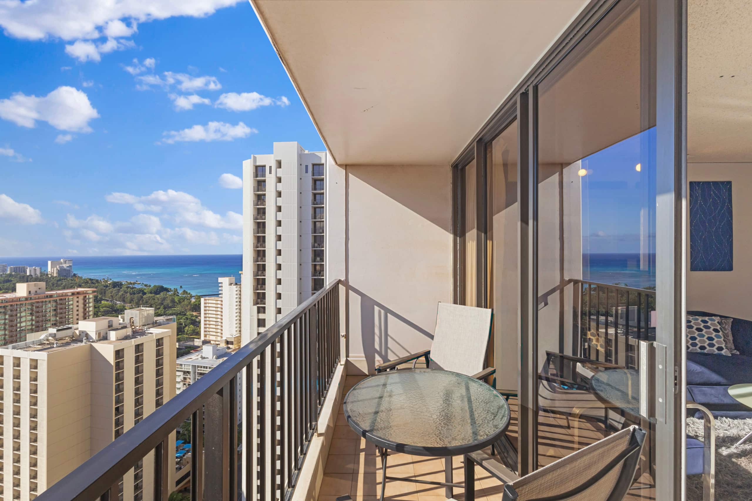 Condo in Honolulu · ★4.88 · 1 bedroom · 2 beds · 1 private bath - Image 16