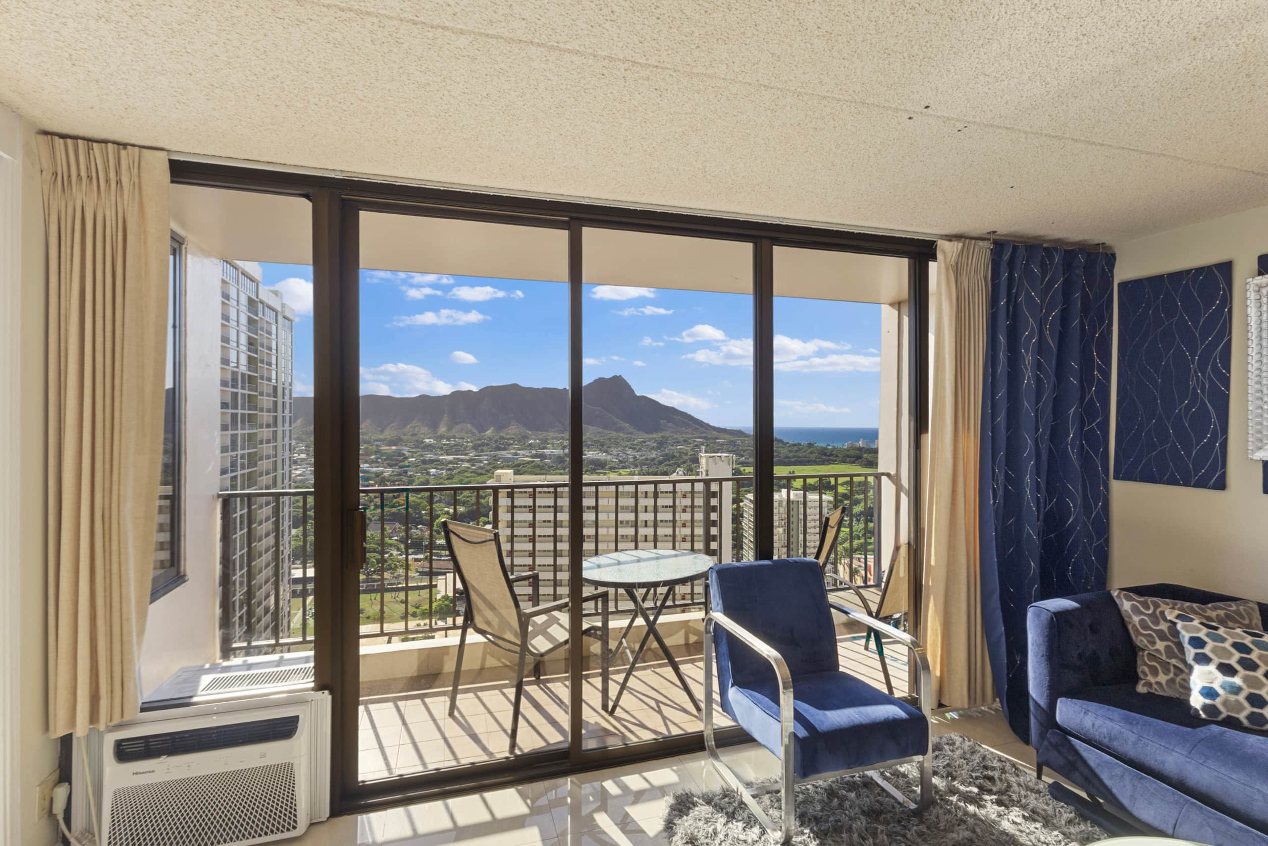Condo in Honolulu · ★4.88 · 1 bedroom · 2 beds · 1 private bath - Image 15