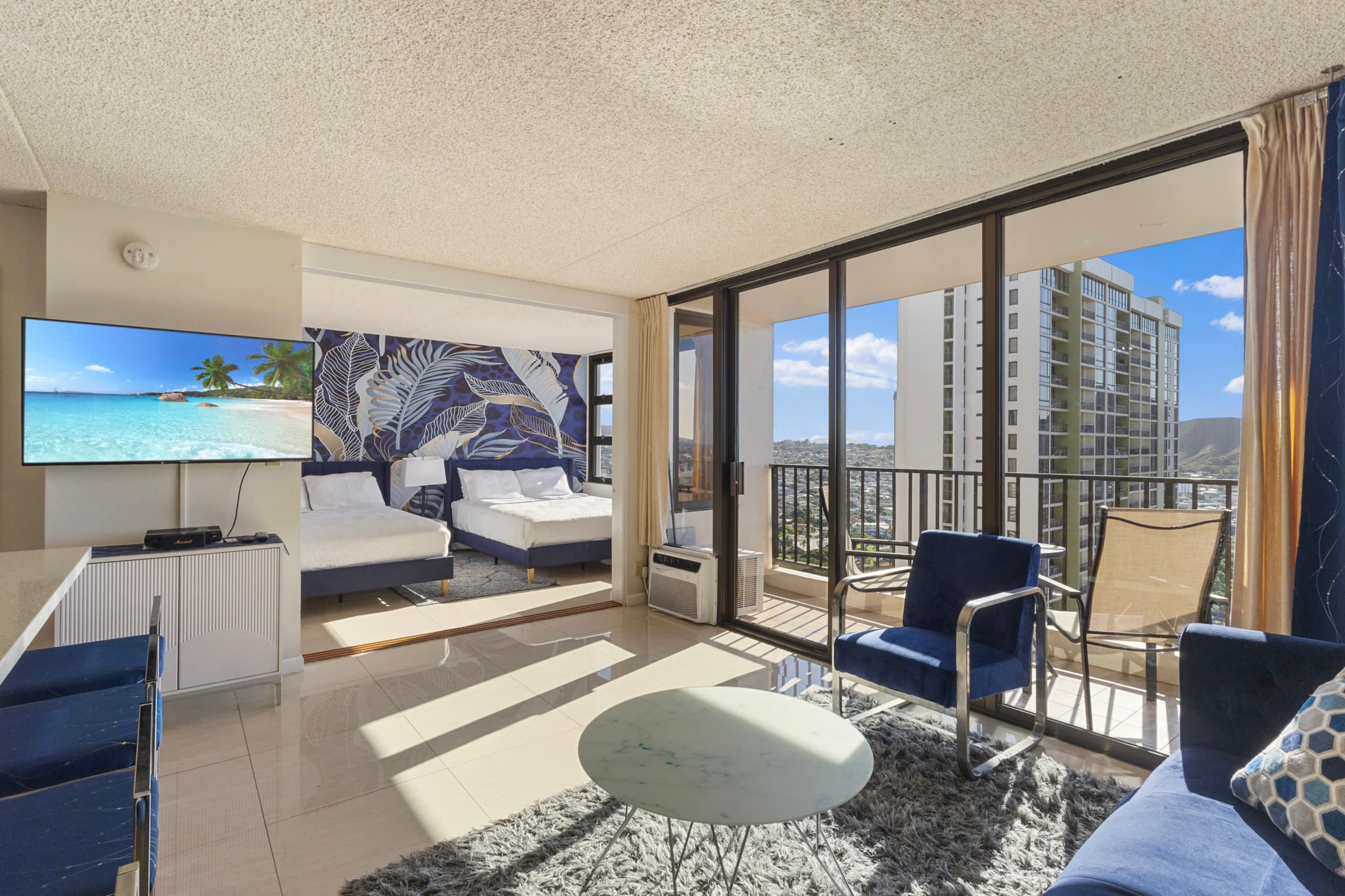 Condo in Honolulu · ★4.88 · 1 bedroom · 2 beds · 1 private bath - Image 5