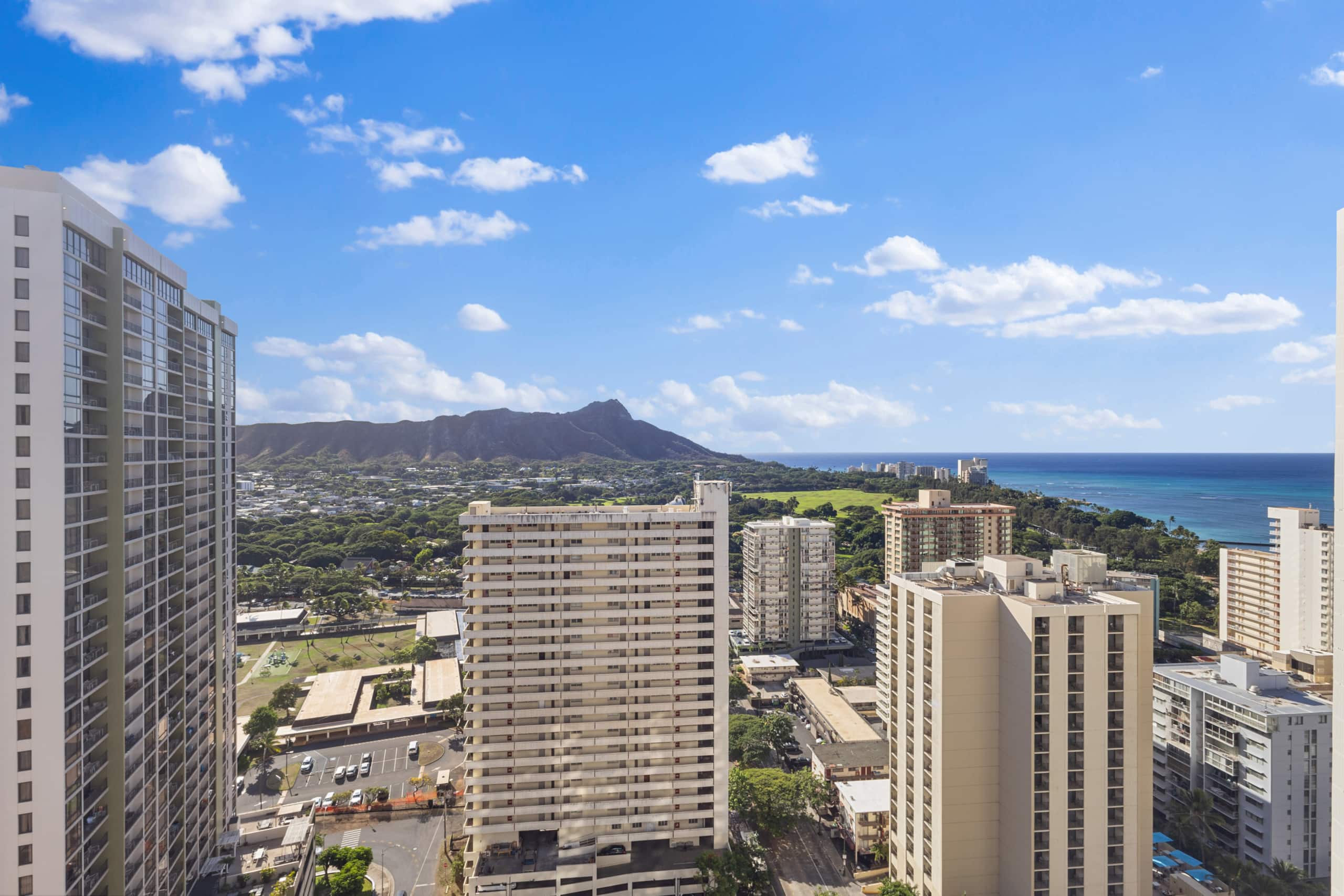 Condo in Honolulu · ★4.88 · 1 bedroom · 2 beds · 1 private bath - Image 17