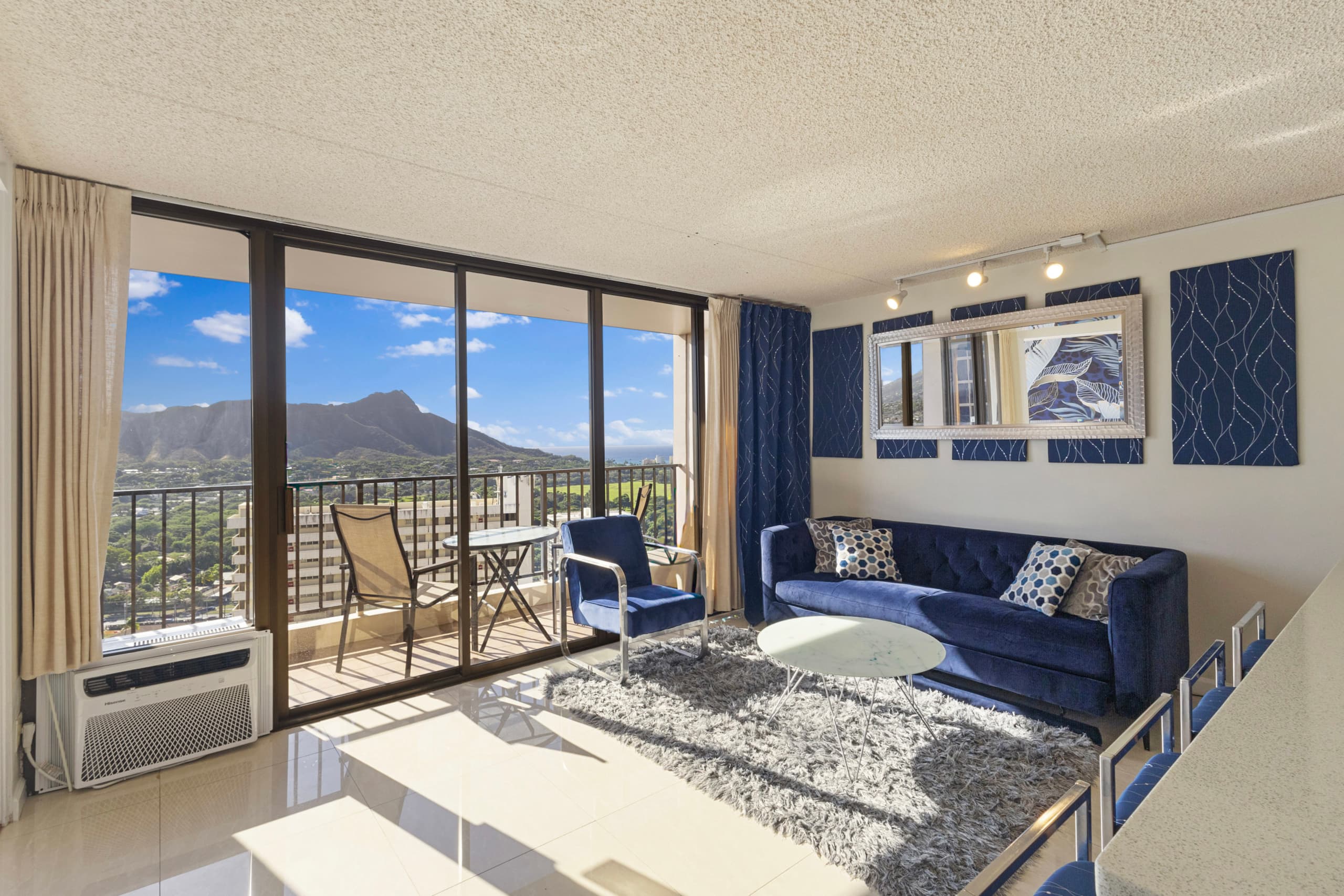 Condo in Honolulu · ★4.88 · 1 bedroom · 2 beds · 1 private bath - Image 6