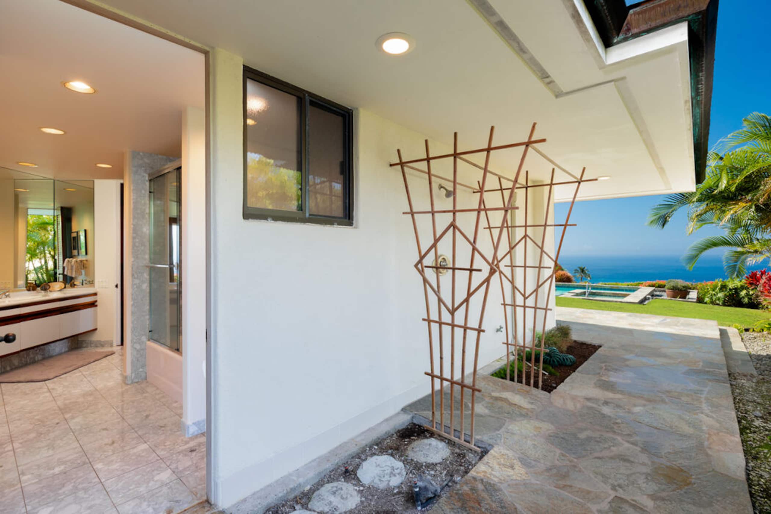 Home in Kailua-Kona · ★5.0 · 4 bedrooms · 4 beds · 4.5 baths - Image 35
