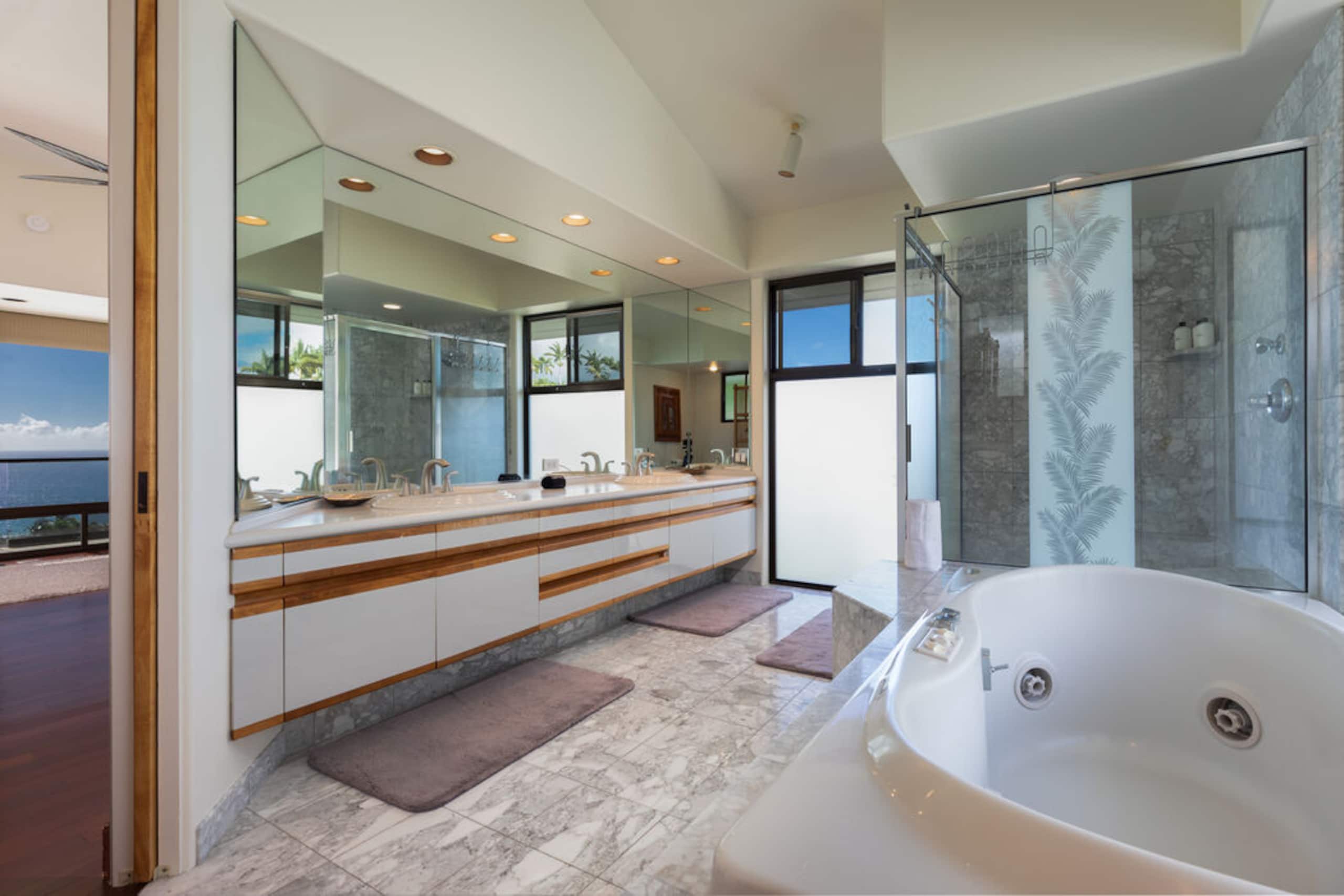 Home in Kailua-Kona · ★5.0 · 4 bedrooms · 4 beds · 4.5 baths - Image 32