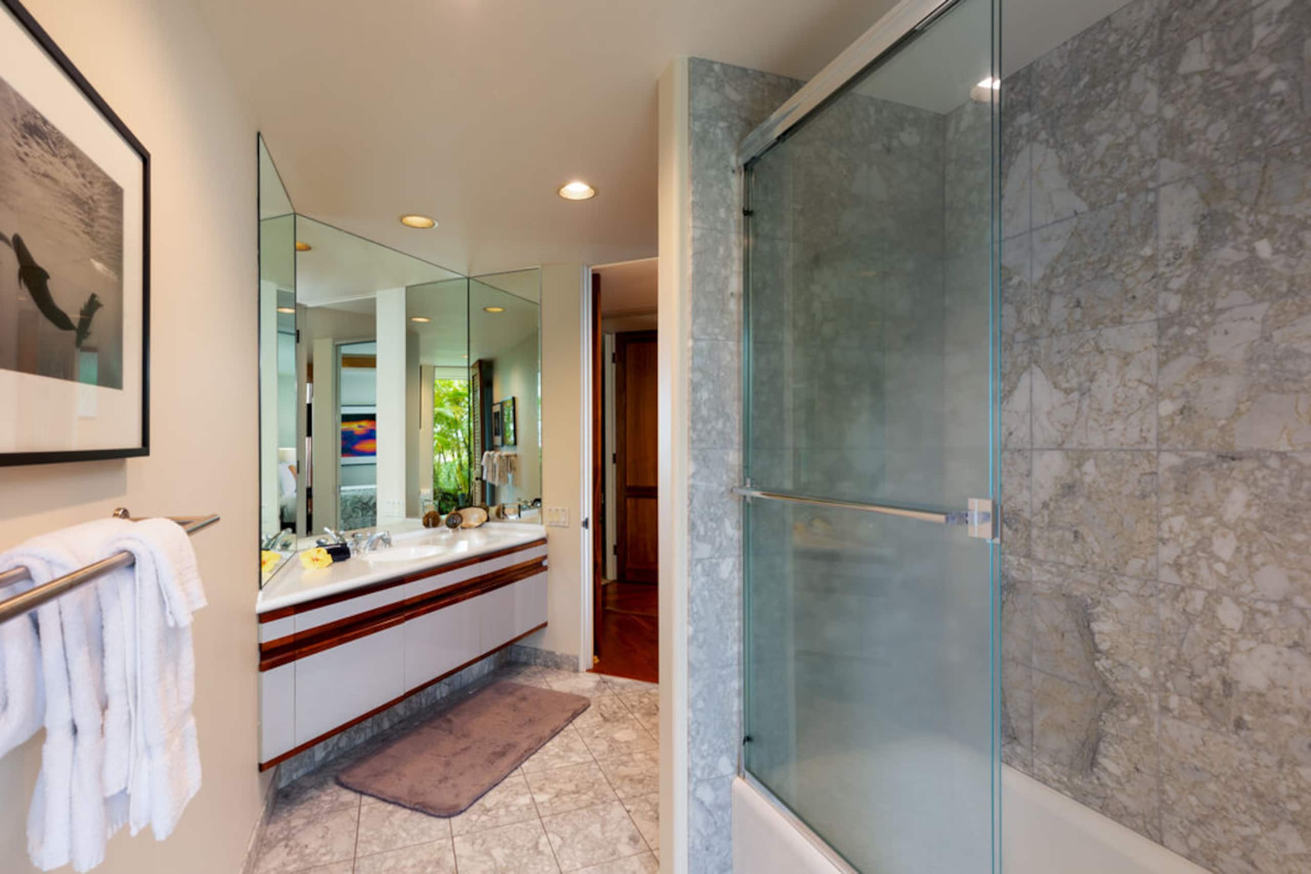 Home in Kailua-Kona · ★5.0 · 4 bedrooms · 4 beds · 4.5 baths - Image 33