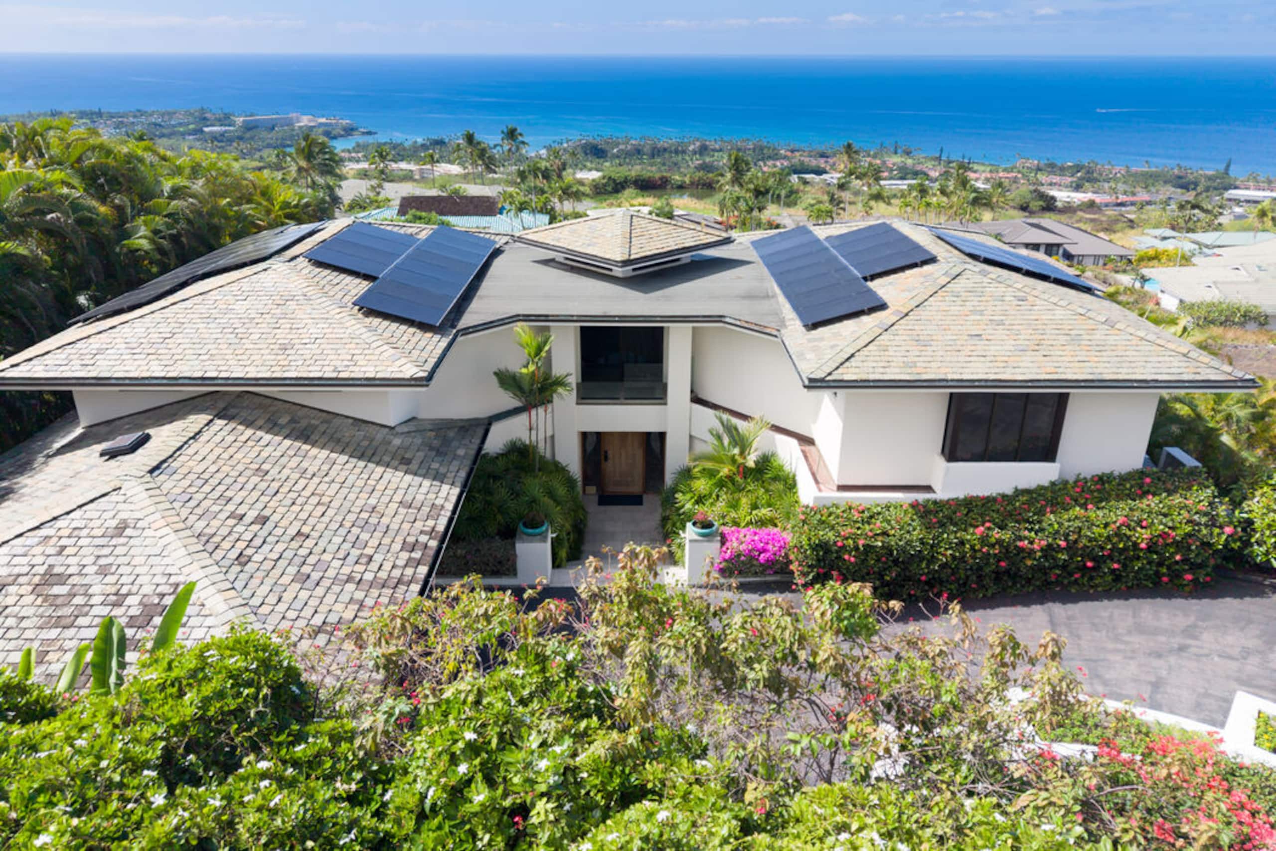 Home in Kailua-Kona · ★5.0 · 4 bedrooms · 4 beds · 4.5 baths - Image 16
