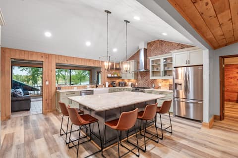 Cozy Cove with HOT TUB Firepit SUPs and More