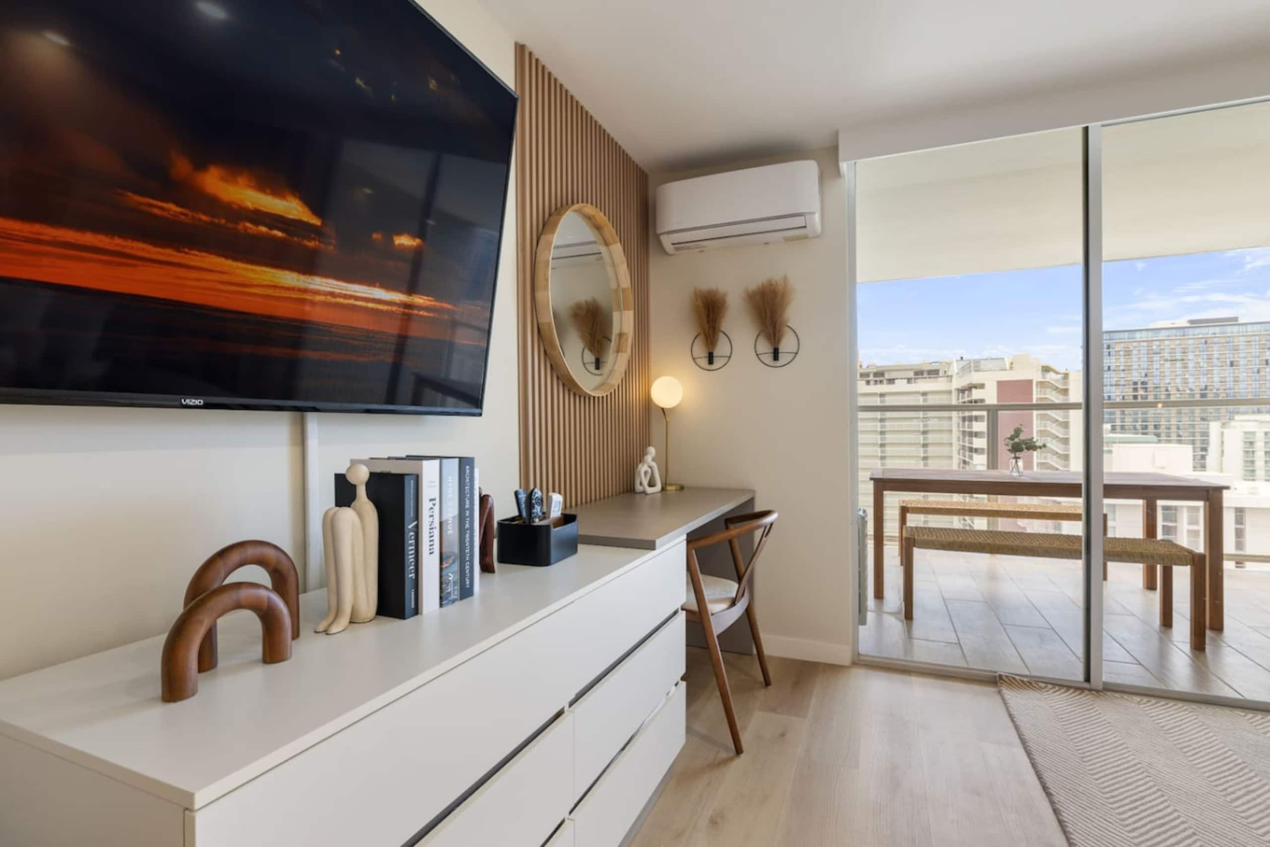 Waikiki Luxe Haven – Chic Comfort in Paradise - Image 18