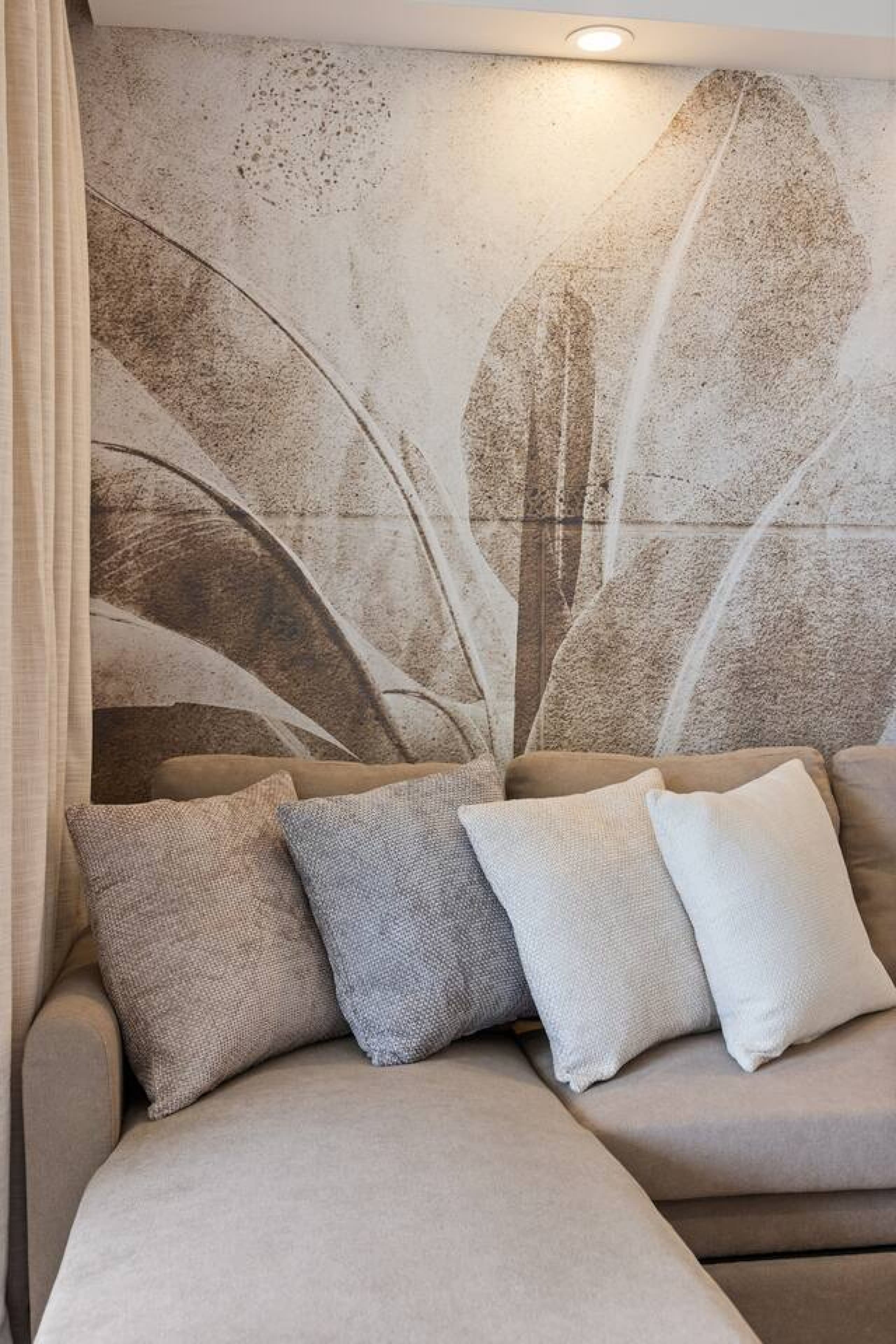 Waikiki Luxe Haven – Chic Comfort in Paradise - Image 44