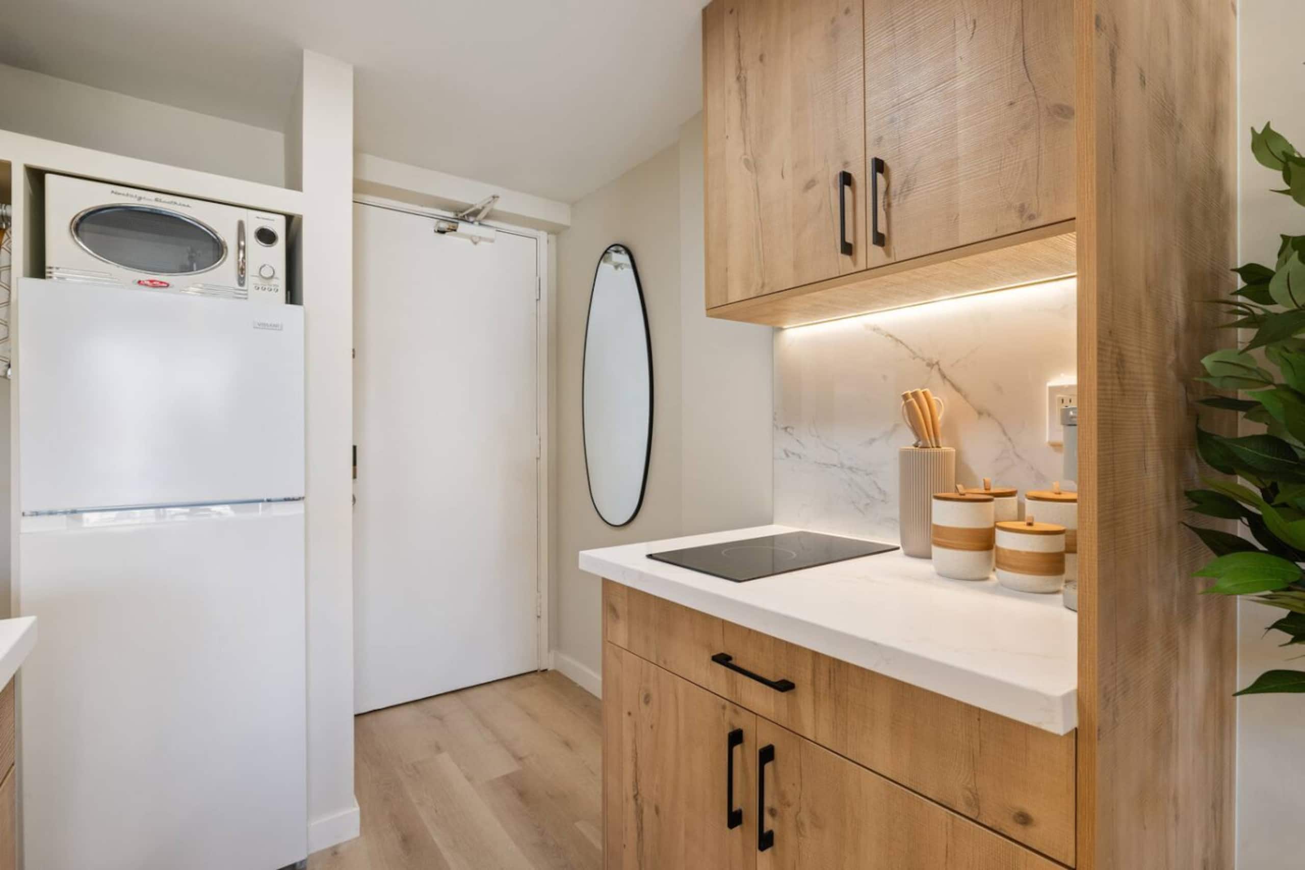 Waikiki Luxe Haven – Chic Comfort in Paradise - Image 5