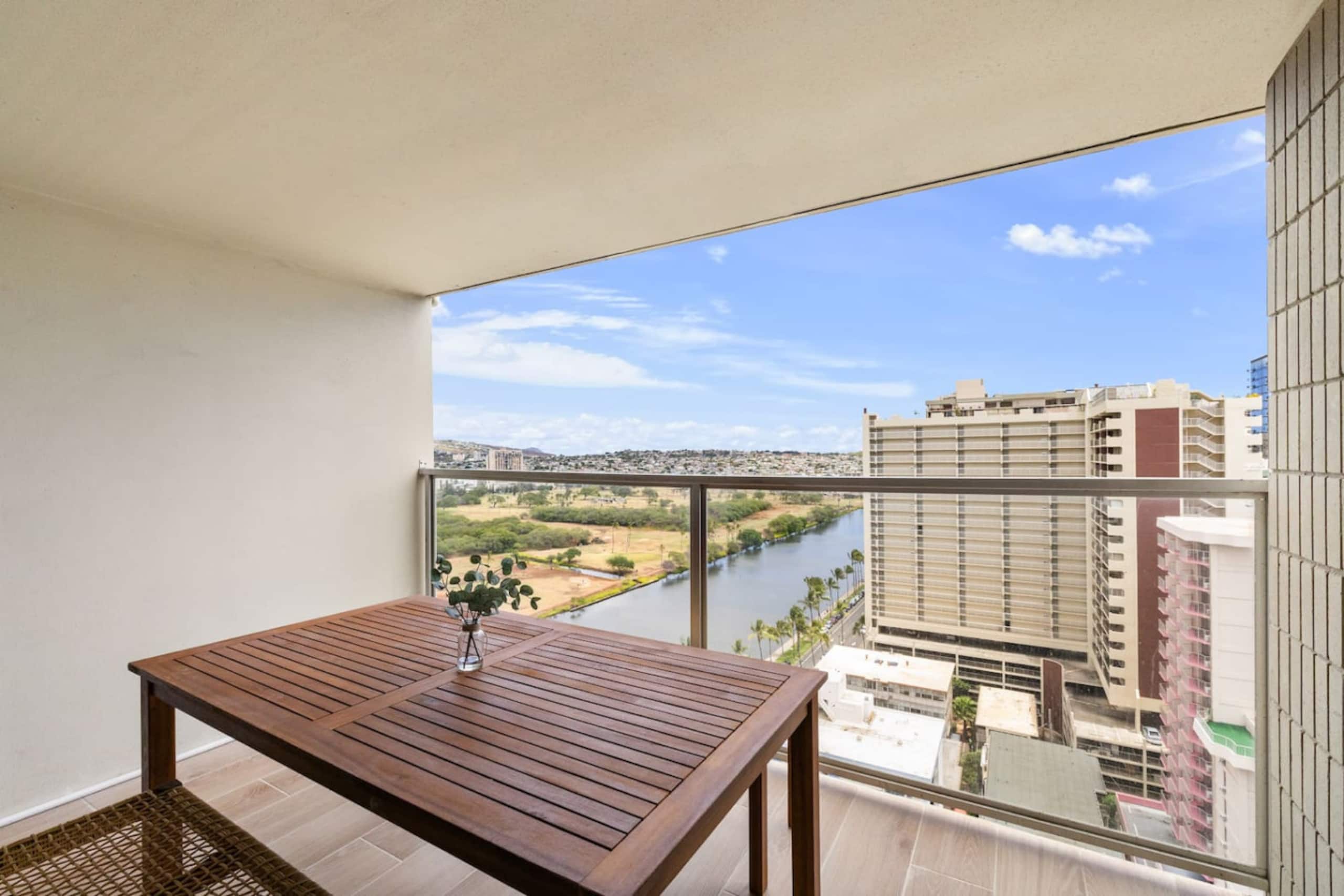 Waikiki Luxe Haven – Chic Comfort in Paradise - Image 24