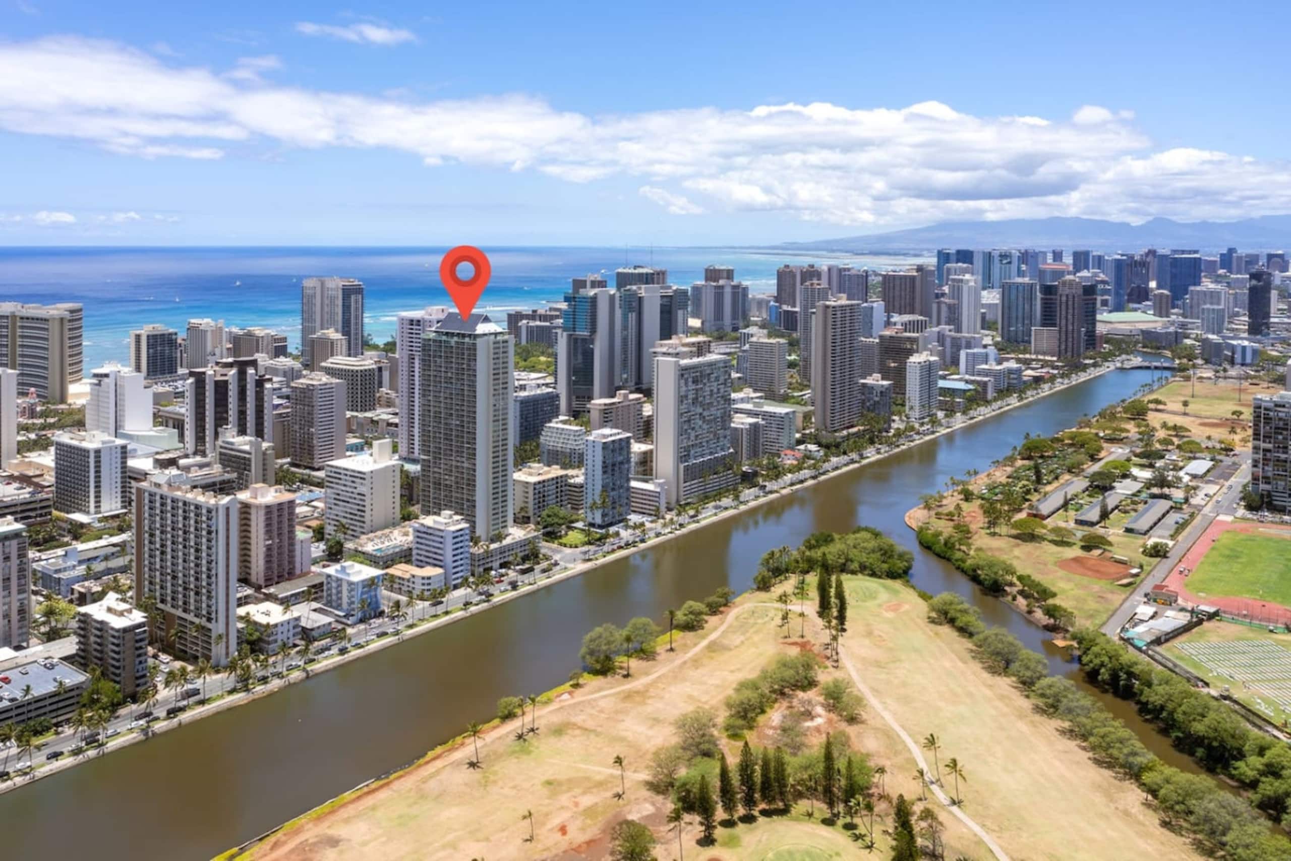 Waikiki Luxe Haven – Chic Comfort in Paradise - Image 33
