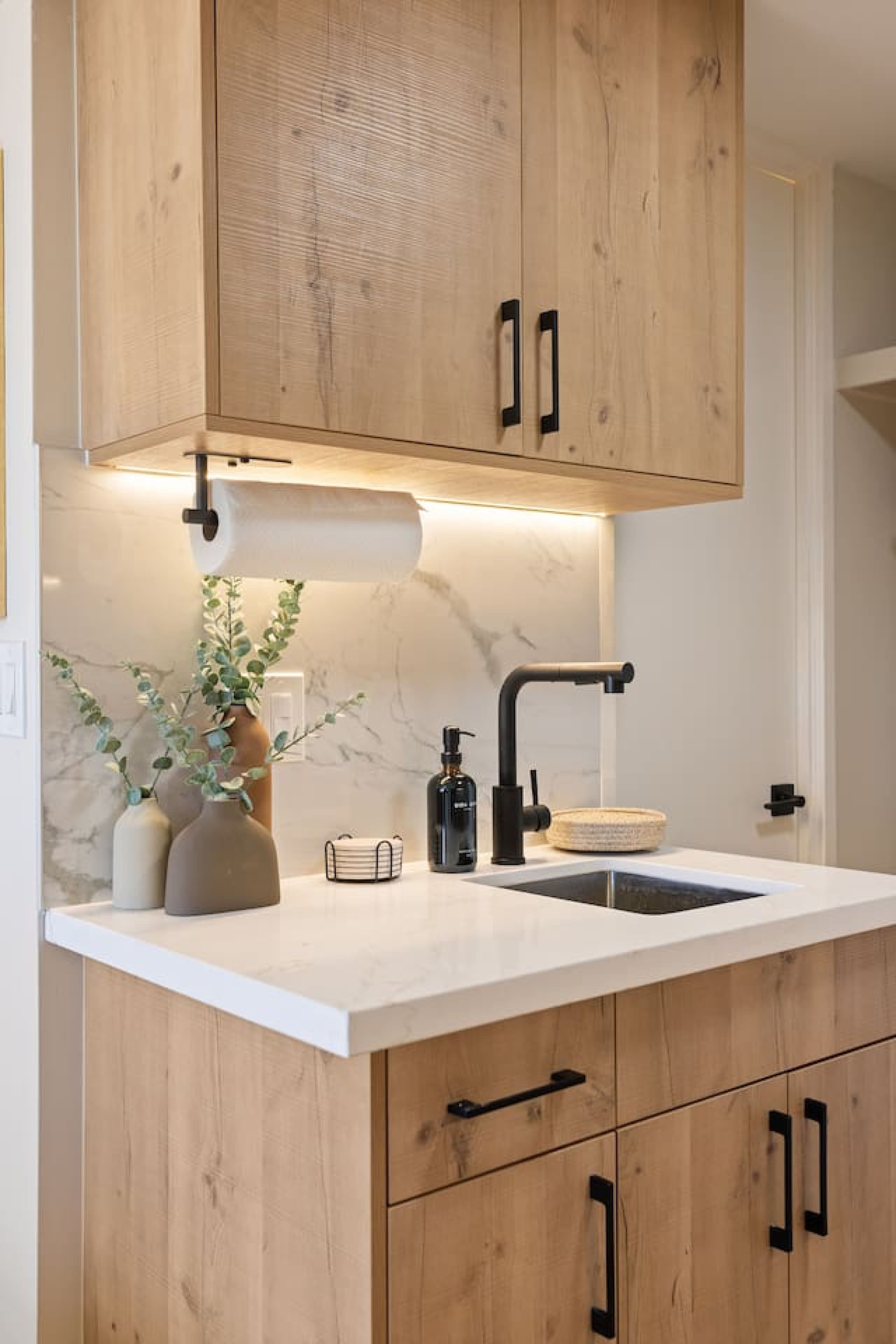 Waikiki Luxe Haven – Chic Comfort in Paradise - Image 10